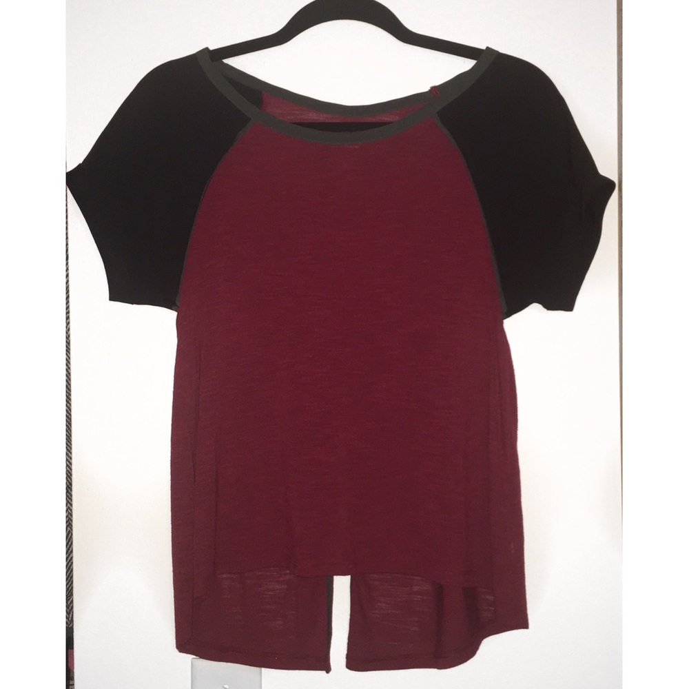 American Eagle High-Low tee